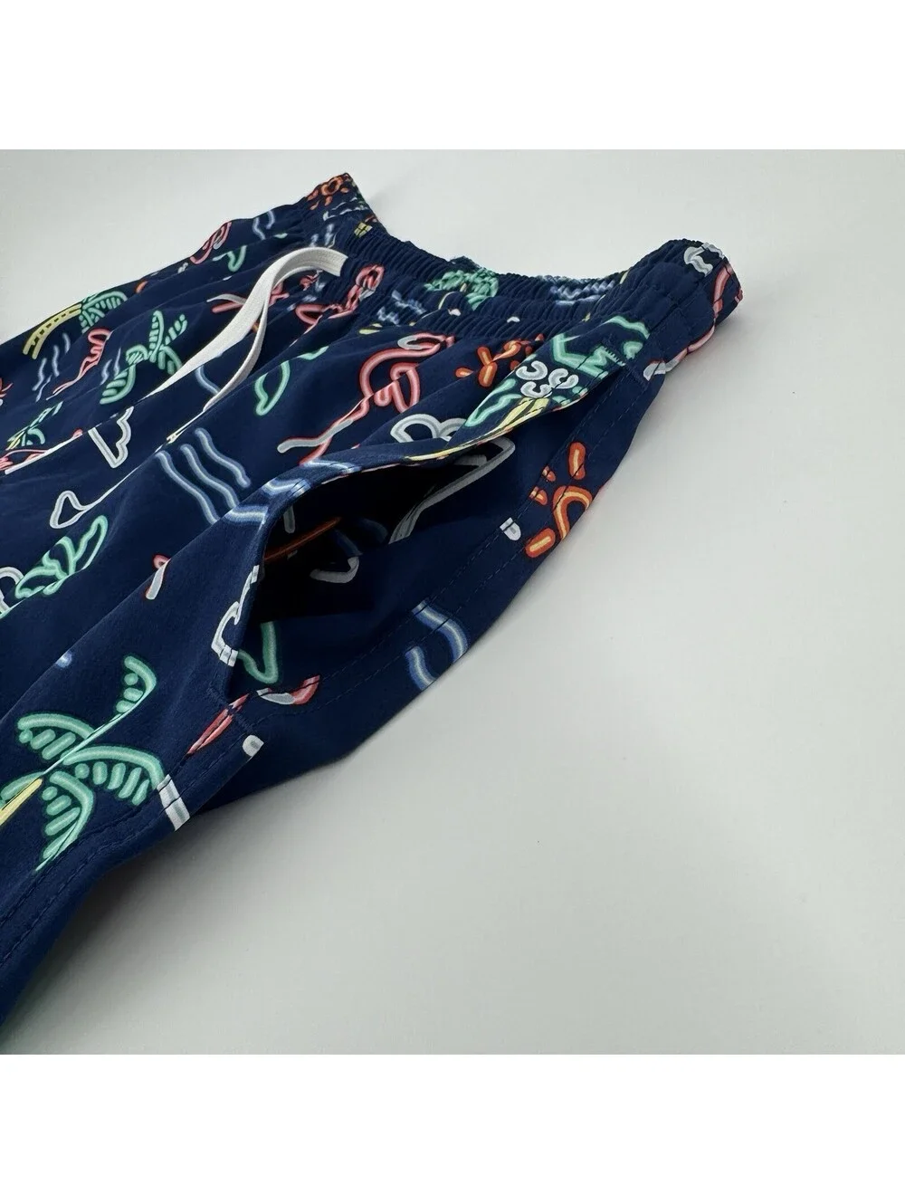 Chubbies Shorts Neon Lights 5” Classic Swim Trunks Flamingoes Palm Tree Men’s XL